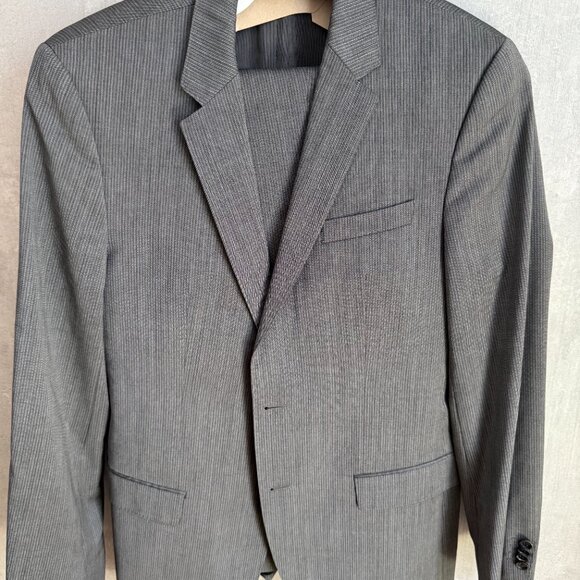 BOSS by Hugo Boss Men's 2-Piece Suit – Charcoal Pinstripe – Size 38R (48 EU) - Picture 2 of 7